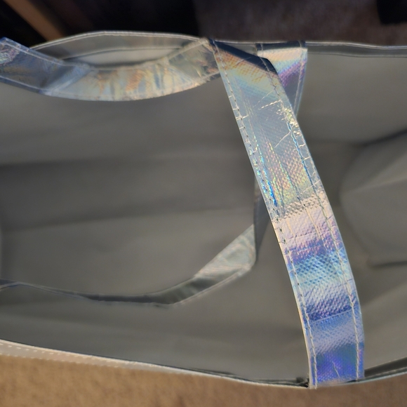 TARGET ( 2 )HOLOGRAPHIC SWAG BAG - Picture 3 of 6